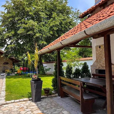 Bed & Breakfast Vila Bella Devojacki Bunar *